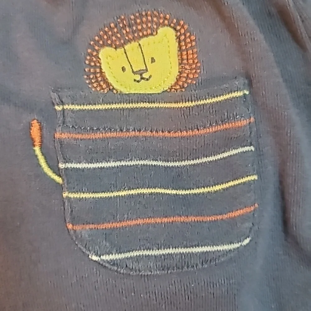 👶 Adorable Carter's Striped Onesie and Blue Pants Set (12 months) 👶 - Picture 2 of 6